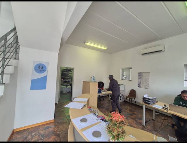 296M² WAREHOUSE TO LET IN BEACONVALE